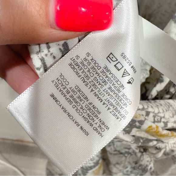 Express snakeskin bell sleeve tie waist romper ❤️ - Picture 6 of 6